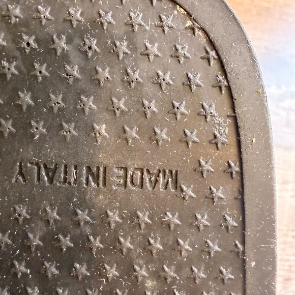 Givenchy Black Textured Slides - Picture 4 of 6